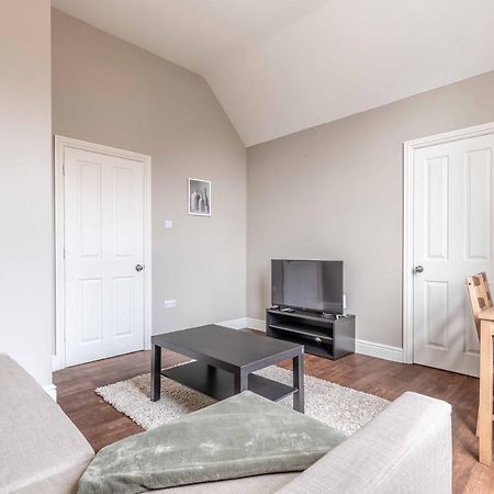 Cosy Central Windsor Apartment & Free Parking! Extérieur photo