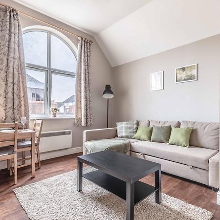 Cosy Central Windsor Apartment & Free Parking! Extérieur photo
