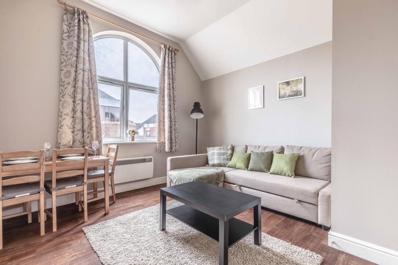 Cosy Central Windsor Apartment & Free Parking! Extérieur photo