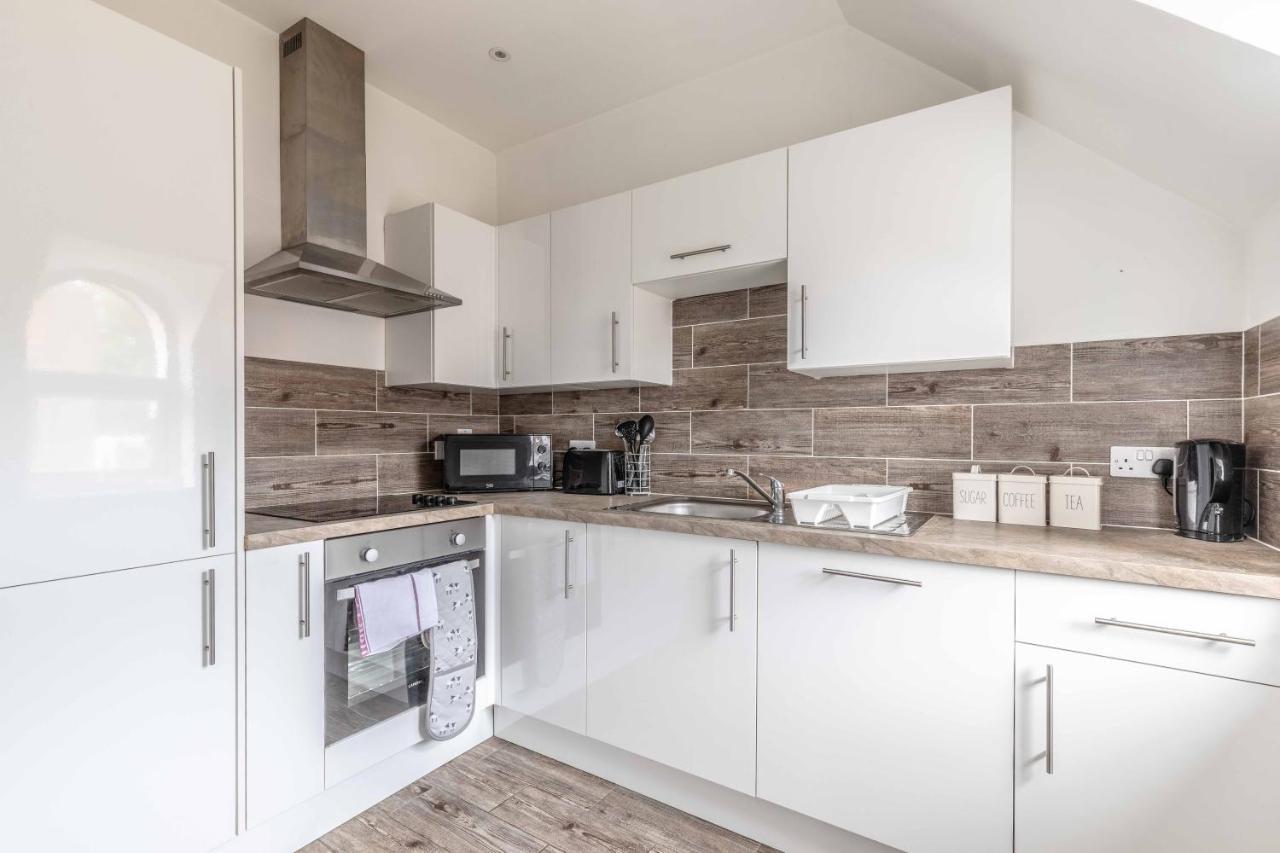 Cosy Central Windsor Apartment & Free Parking! Extérieur photo